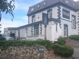 The Menai Hotel and Bar, hotel in Bangor