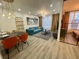 LUXURY Apartment in Podil Plaza & Residents