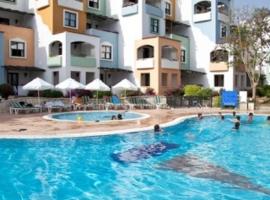 Pine Park Holiday Club, kh&aacute;ch sạn 4 sao ở Yesilovacık