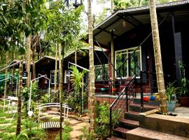 Dandeli redstone cottages, hotel i Dandeli