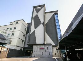 M7 Business Hotel, hotel en Chilgok