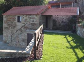 Casinha Pousafoles，位于阿鲁卡的酒店