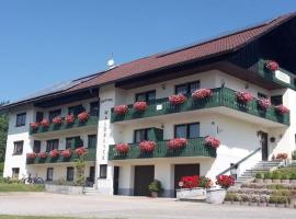 Pension Waldblick, hotel di Bayerisch Eisenstein