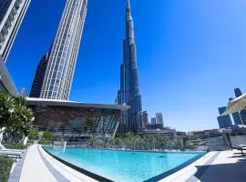 GRANDE SIGNATURE with Fountain Show and direct Burj Khalifa view with DXB AIRPORT VIP Shuttle option for 6 guests