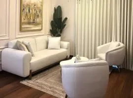 Bentley Luxury Suite - ON320 Colombo 02