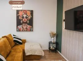 Modern City-Centre Home | Sleeps 12 | Free Parking