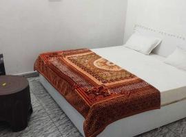 Hotel O Highway Destiny, hotel in Amroha