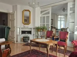 Big & Bright City Center Apartment