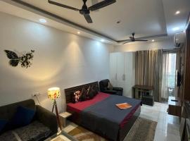 Coco Sunset View Luxury Suites, hotel v destinaci Noida