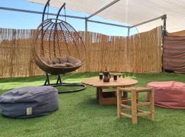 Khan Yaelim, hotel i Arad