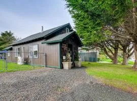 Unique Dog-Friendly Log Cabin Short Walk to Ocean