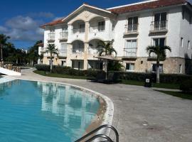Cadaques caribe bayahibe, hotel v destinaci La Laguna