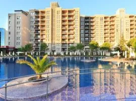 Royal Beach hotel Apartment Pool Sea B