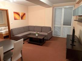 Golem Apartments โรงแรมในสตราบา