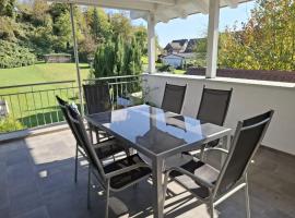 Fewo Sarah & Heiko, hotelli kohteessa Teningen