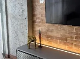 3 quartos e 2 suites, Alto Padrao, na Ponta Verde, 270m da Praia