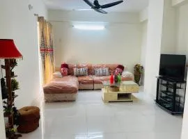 Premium Lakeview Escape Stylish Modern Apartment In Uttara