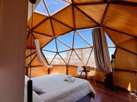 Secreto Sierras Domos Boutique con Jacuzzi y Desayuno, Hotel in Aiguá