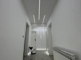 Luxury Apartmant Neptun Free Parking, ξενοδοχείο στο Σαράγεβο