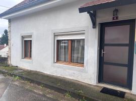 T3 proche de la source, hotel in Ouhans