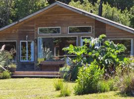 Cabaña Bahía Huillín, Cascadas, lago Llanquihue, ξενοδοχείο σε Puerto Clocker