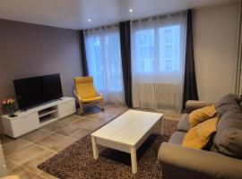 3 chambres - Vaulx en Velin, ξενοδοχείο σε Vaulx-en-Velin