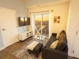 Chic 2BR Urban Retreat In The Heart Of Waterloo