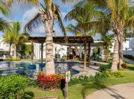 Home with Pool 3 Minutes away from the beach