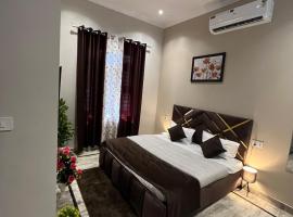 Cozy 1BHK Home In Malviya Nagar โรงแรมในชัยปุระ