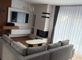 Villa Marina, hotel in Novoberdo