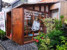 Films House Hostel, hostel in Bangsaen