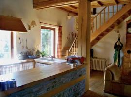 Nature, chaleur, calme et confort au coeur des Ardennes belges, hotel v destinaci Rochefort