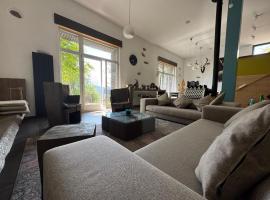 A la folie des vosges, hotel in Fraize