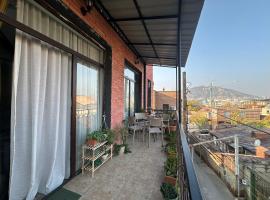 A p a r t m e n t AnnaMari O l d T b i l i s i