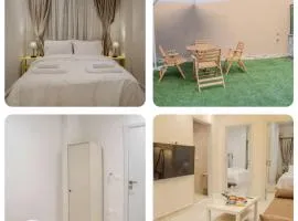 Ground Floor Gem - Patio Lounge