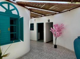 Casa Blanca - calm space for soul revival，位于Ādam的木屋