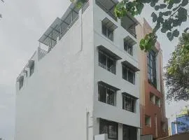 Super Hotel O River View Near Shaniwar Wada