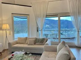 Wunderschöne Familienvilla mit Schlossblick