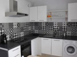 Charmant T1 Annecy velos parking prive