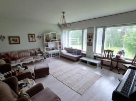 Pirttikotka, hotel ad Autti