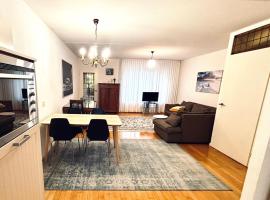 Entire home, 3 bedrooms garden Strijp within ring, hotel v Eindhovenu