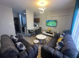 Serene Lakeside Haven