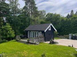Mini House With Sandy Beach And Sauna、Olofstorpのホテル