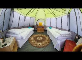 글래스턴베리에 위치한 럭셔리 텐트 3 GLAMPING TENTs