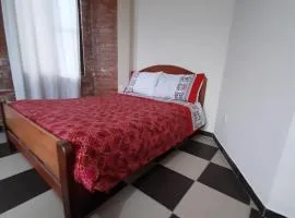 Casa con habitaciones