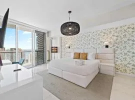 Luxury Waterfront Brickell ICON W-Hotel Balcony Water Views