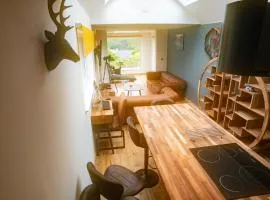 Schoolhouse 1 Cottage by Fairy Pool