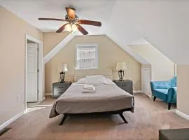 2757 greenway MAIN Fresh 3 bedroom Luxury Center Sunny