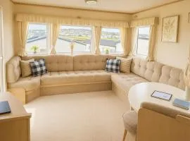 Welsh Seaview Stay 3 bed caravan by pool, club and beach