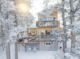 LoveNestChalet - Hot tub & Fireplace - Warm, cozy & relaxing